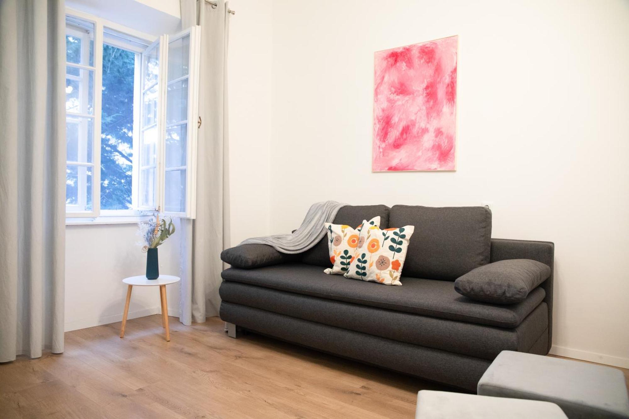 Cosy Castle Flat In Center - Free Parking
